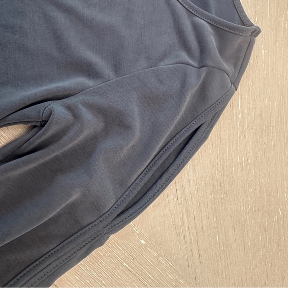 Green Envelope Gray Long Sleeve Ruffled Blouse - Picture 7 of 10